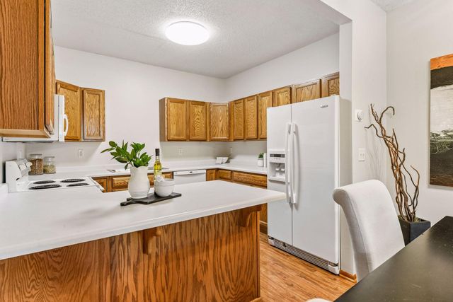1014 Heldt Street, Chaska, MN 55318