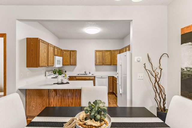 1014 Heldt Street, Chaska, MN 55318