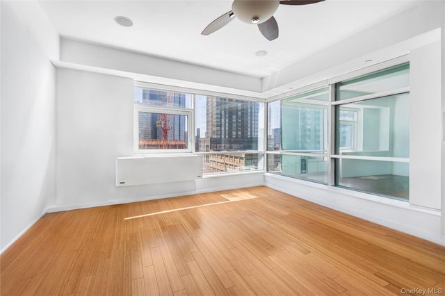 2415 Queens Plaza N 7A, Long Island City, NY 11101