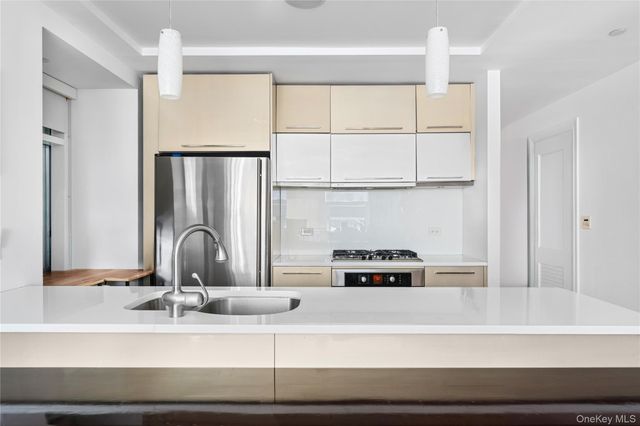 2415 Queens Plaza N 7A, Long Island City, NY 11101