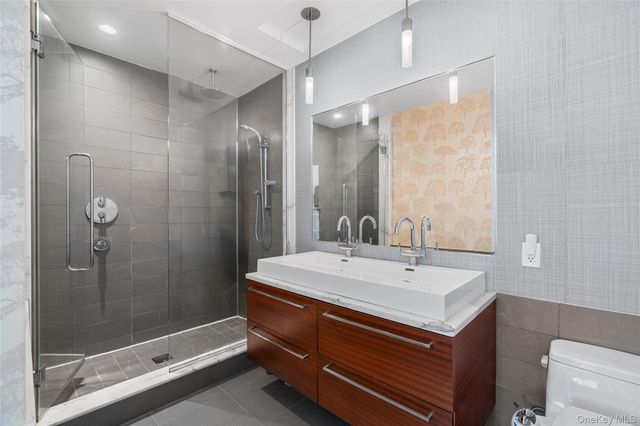 2415 Queens Plaza N 7A, Long Island City, NY 11101