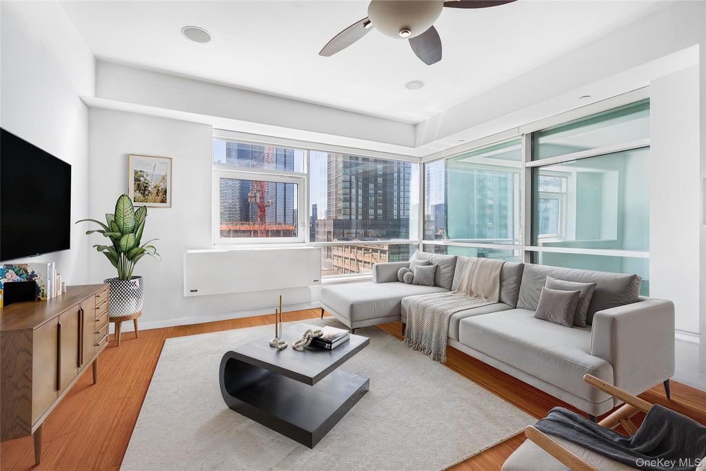 2415 Queens Plaza N 7A, Long Island City, NY 11101