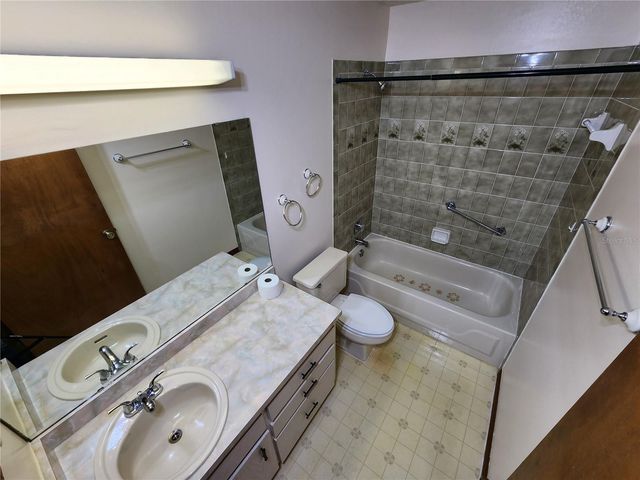 3800 E SILVER SPRINGS BOULEVARD 8, Ocala, FL 34470