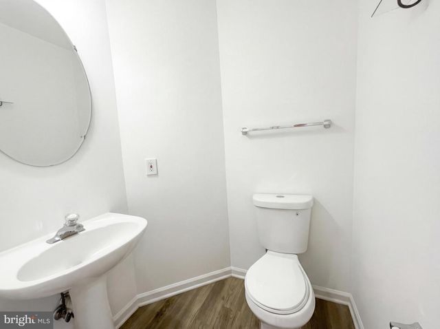 8813 DELLA LN, Fort Washington, MD 20744