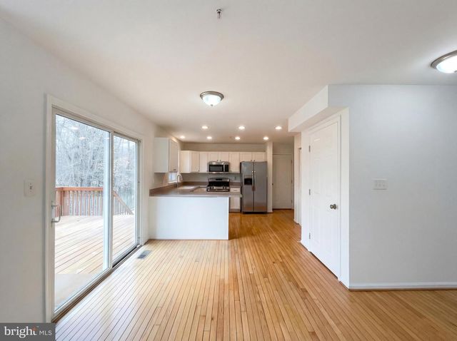 8813 DELLA LN, Fort Washington, MD 20744