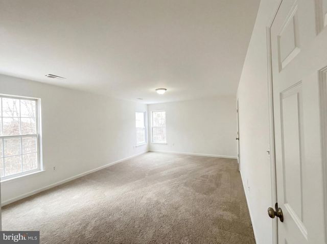 8813 DELLA LN, Fort Washington, MD 20744