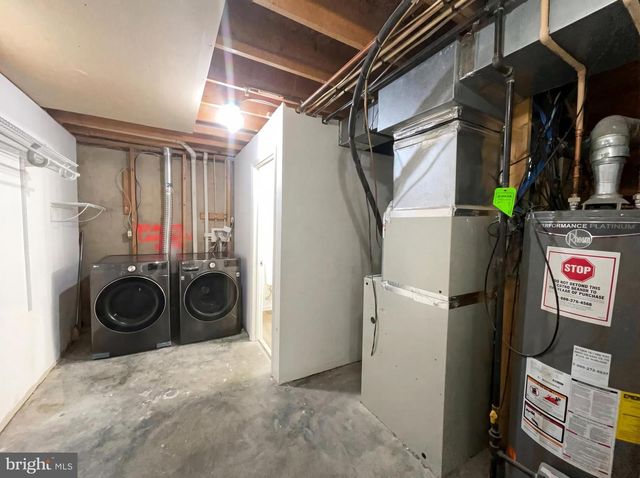 8813 DELLA LN, Fort Washington, MD 20744