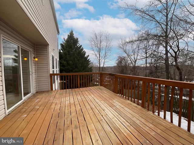 8813 DELLA LN, Fort Washington, MD 20744