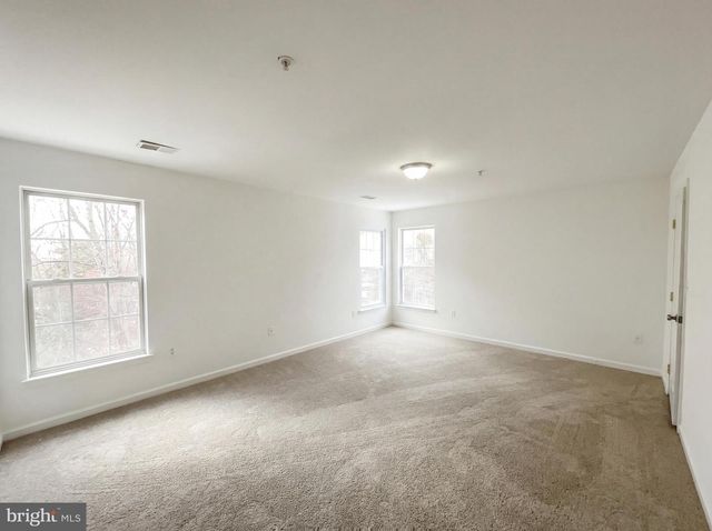 8813 DELLA LN, Fort Washington, MD 20744