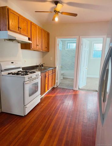 82 1st Street, New Haven, CT 06519