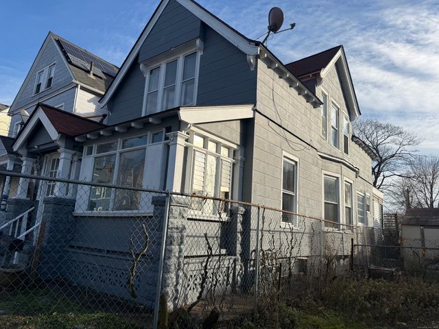 82 1st Street, New Haven, CT 06519