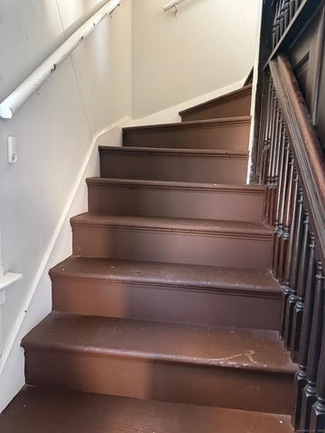 82 1st Street, New Haven, CT 06519