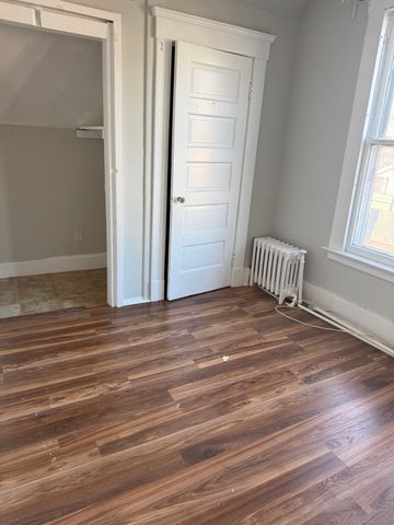 82 1st Street, New Haven, CT 06519