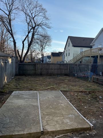 82 1st Street, New Haven, CT 06519