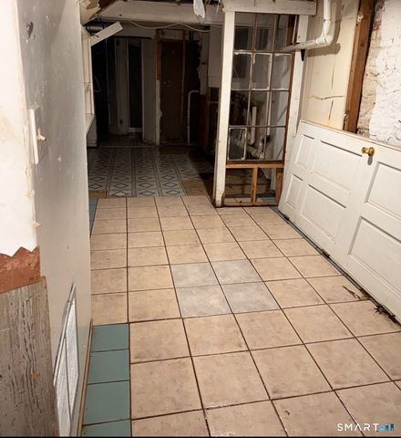 82 1st Street, New Haven, CT 06519