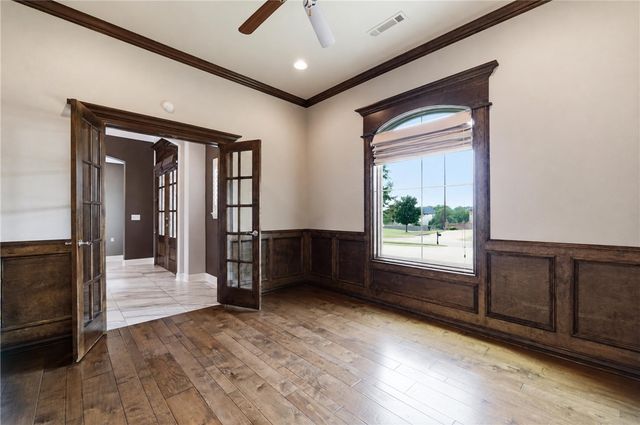 325 Angel Falls Lane, Springdale, AR 72762