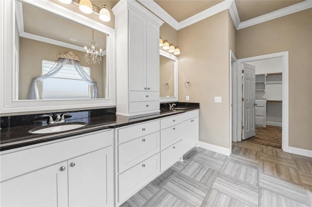 325 Angel Falls Lane, Springdale, AR 72762