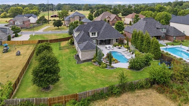 325 Angel Falls Lane, Springdale, AR 72762