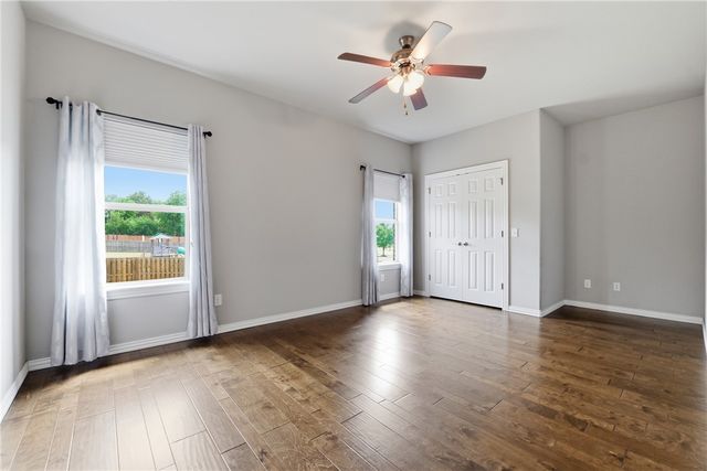 325 Angel Falls Lane, Springdale, AR 72762