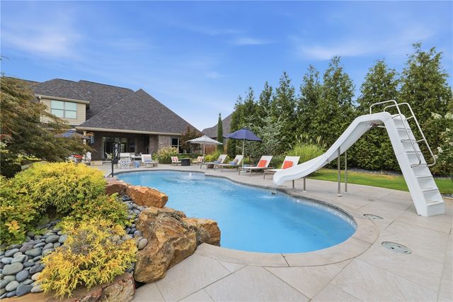 325 Angel Falls Lane, Springdale, AR 72762