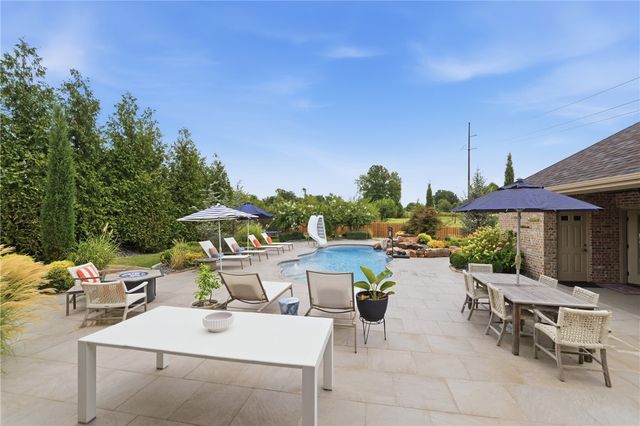 325 Angel Falls Lane, Springdale, AR 72762