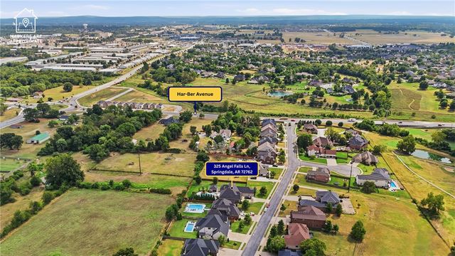 325 Angel Falls Lane, Springdale, AR 72762