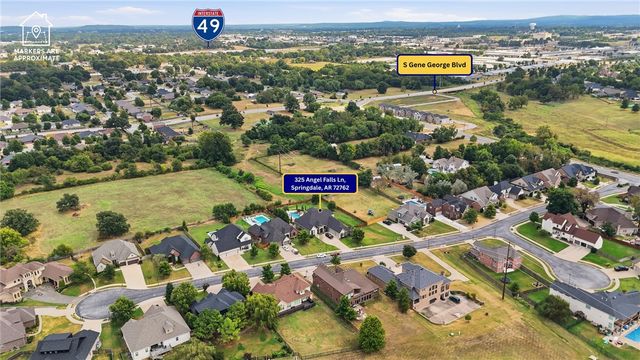 325 Angel Falls Lane, Springdale, AR 72762