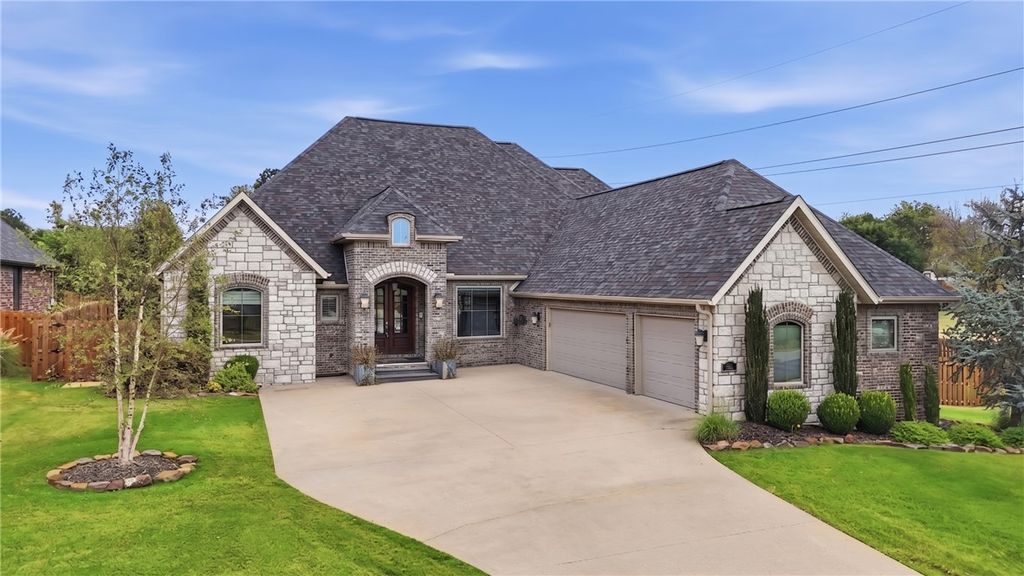 325 Angel Falls Lane, Springdale, AR 72762