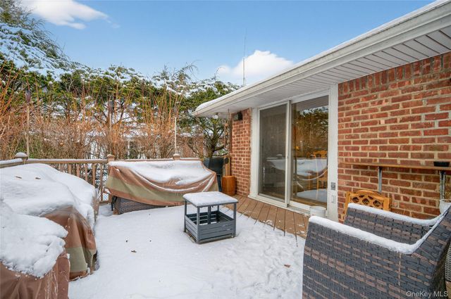 6 Dale Avenue, Syosset, NY 11791