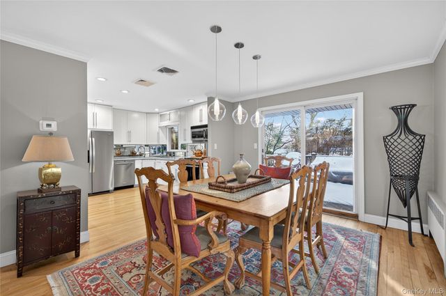 6 Dale Avenue, Syosset, NY 11791