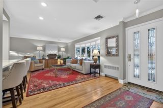 6 Dale Avenue, Syosset, NY 11791