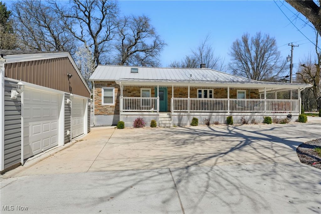 3270 S Canfield Niles Road, Canfield, OH 44406