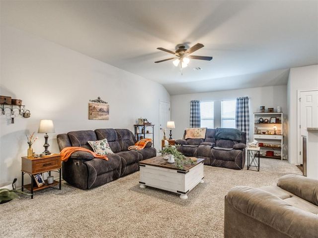 11036 NW 94th Street, Yukon, OK 73099