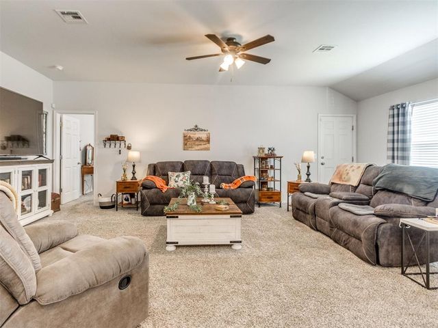 11036 NW 94th Street, Yukon, OK 73099