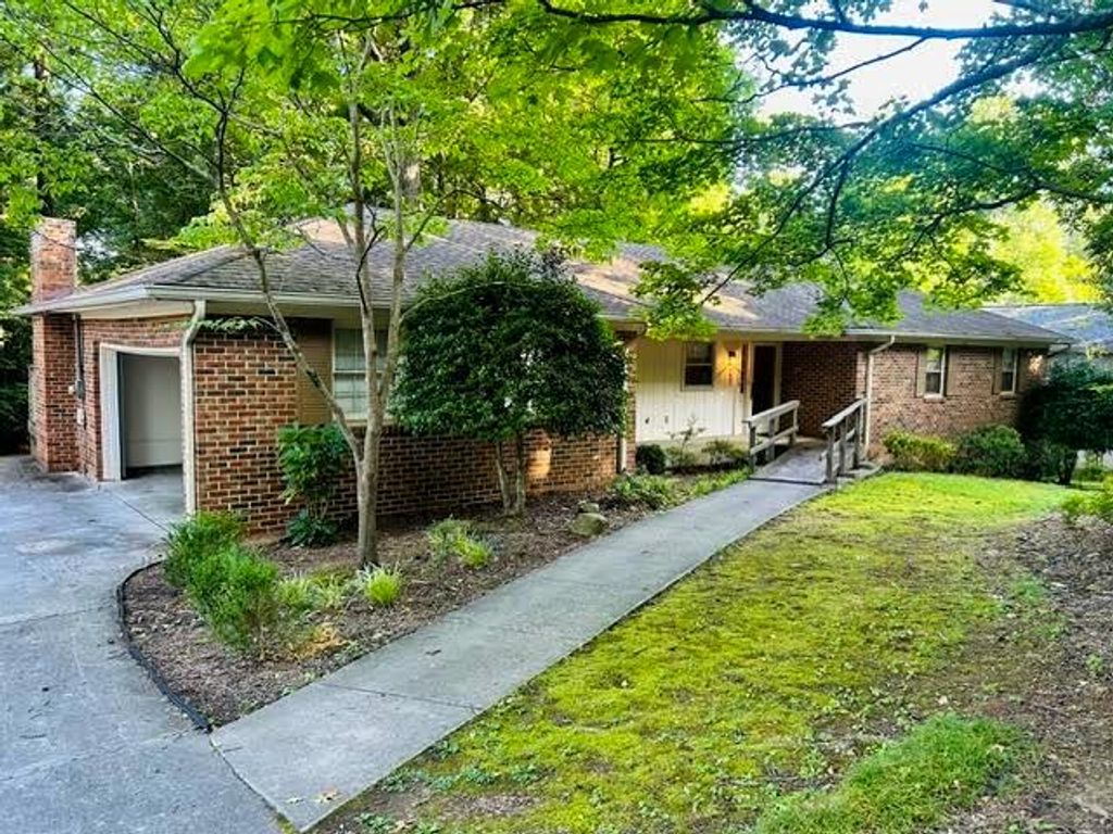 3631 Woodcrest Circle NW, Cleveland, TN 37312