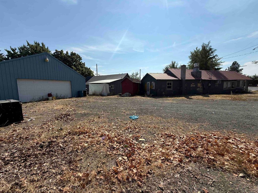 711 E Lake St, Medical Lake, WA 99022 photo 3