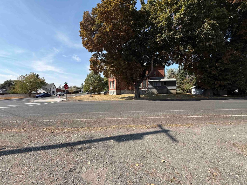 711 E Lake St, Medical Lake, WA 99022 photo 5