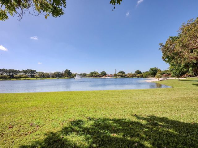 15325 SW 106th Terrace 614, Miami, FL 33196