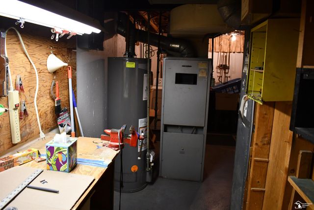 20616 Powers Avenue, Dearborn Heights, MI 48125