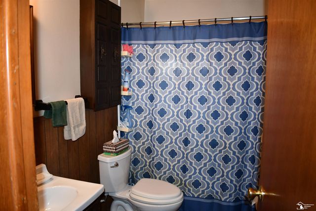 20616 Powers Avenue, Dearborn Heights, MI 48125