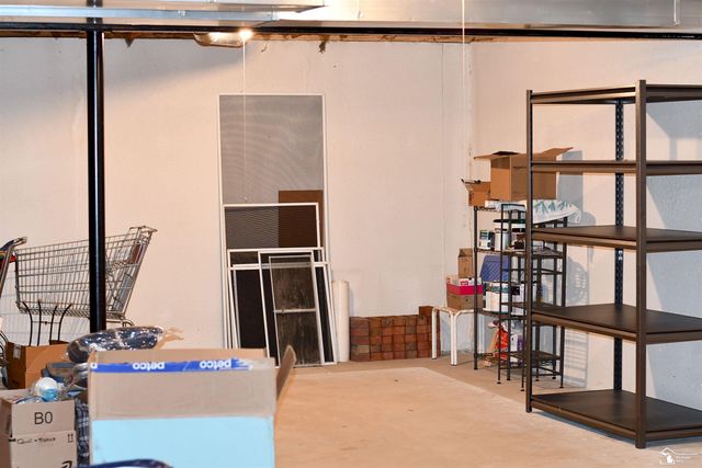 20616 Powers Avenue, Dearborn Heights, MI 48125