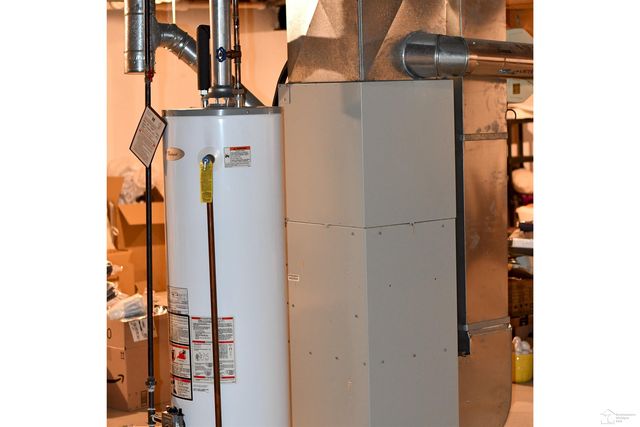 20616 Powers Avenue, Dearborn Heights, MI 48125