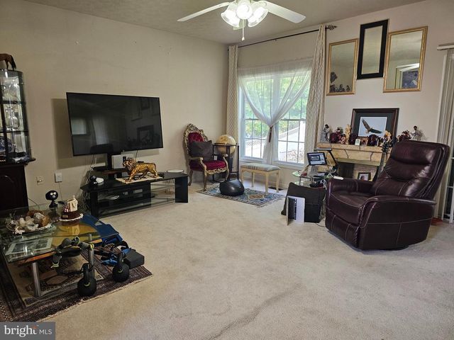 1140 HAPPY RIDGE DR, Front Royal, VA 22630