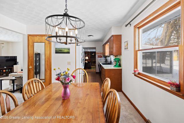 4236 Oakcrest Drive, Lansing, MI 48917