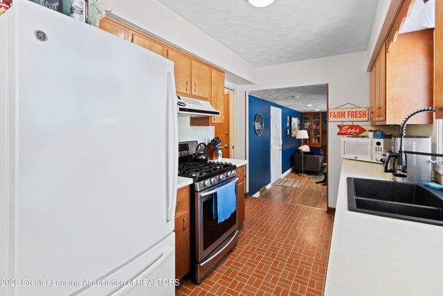 4236 Oakcrest Drive, Lansing, MI 48917