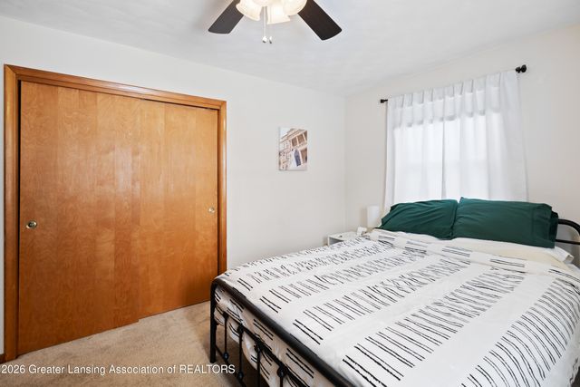 4236 Oakcrest Drive, Lansing, MI 48917