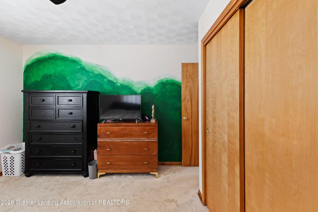 4236 Oakcrest Drive, Lansing, MI 48917