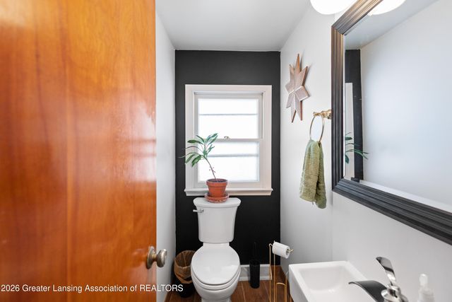 4236 Oakcrest Drive, Lansing, MI 48917