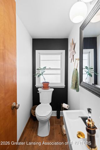 4236 Oakcrest Drive, Lansing, MI 48917