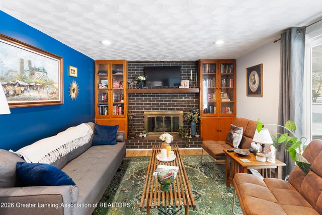 4236 Oakcrest Drive, Lansing, MI 48917